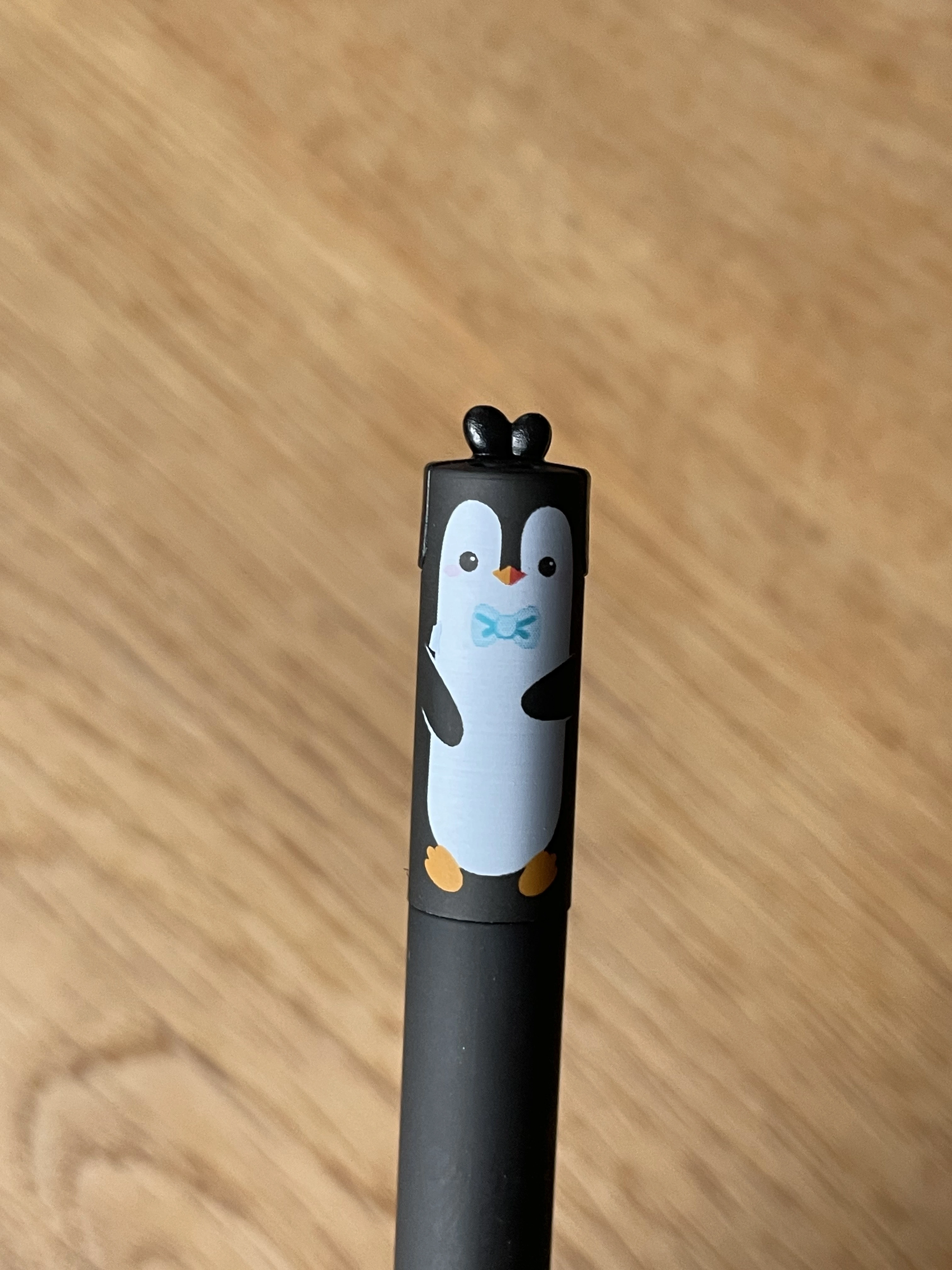 Pinguin Always Cool Legami Erasable Pen – closeup